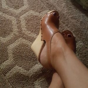 Tan wedges